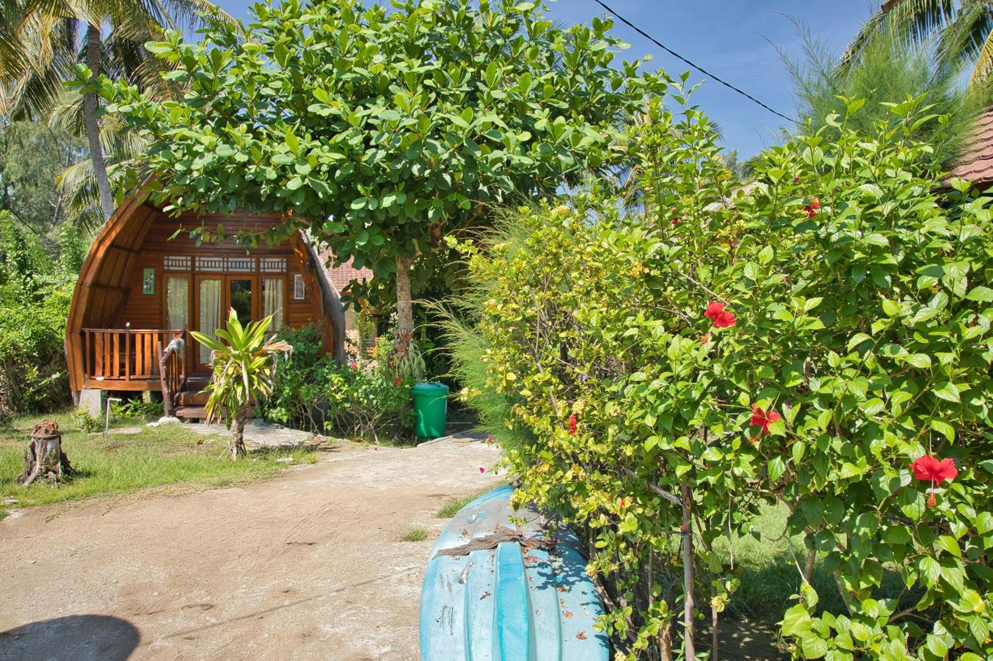 Bunga Bungalows Gili Meno Esterno foto