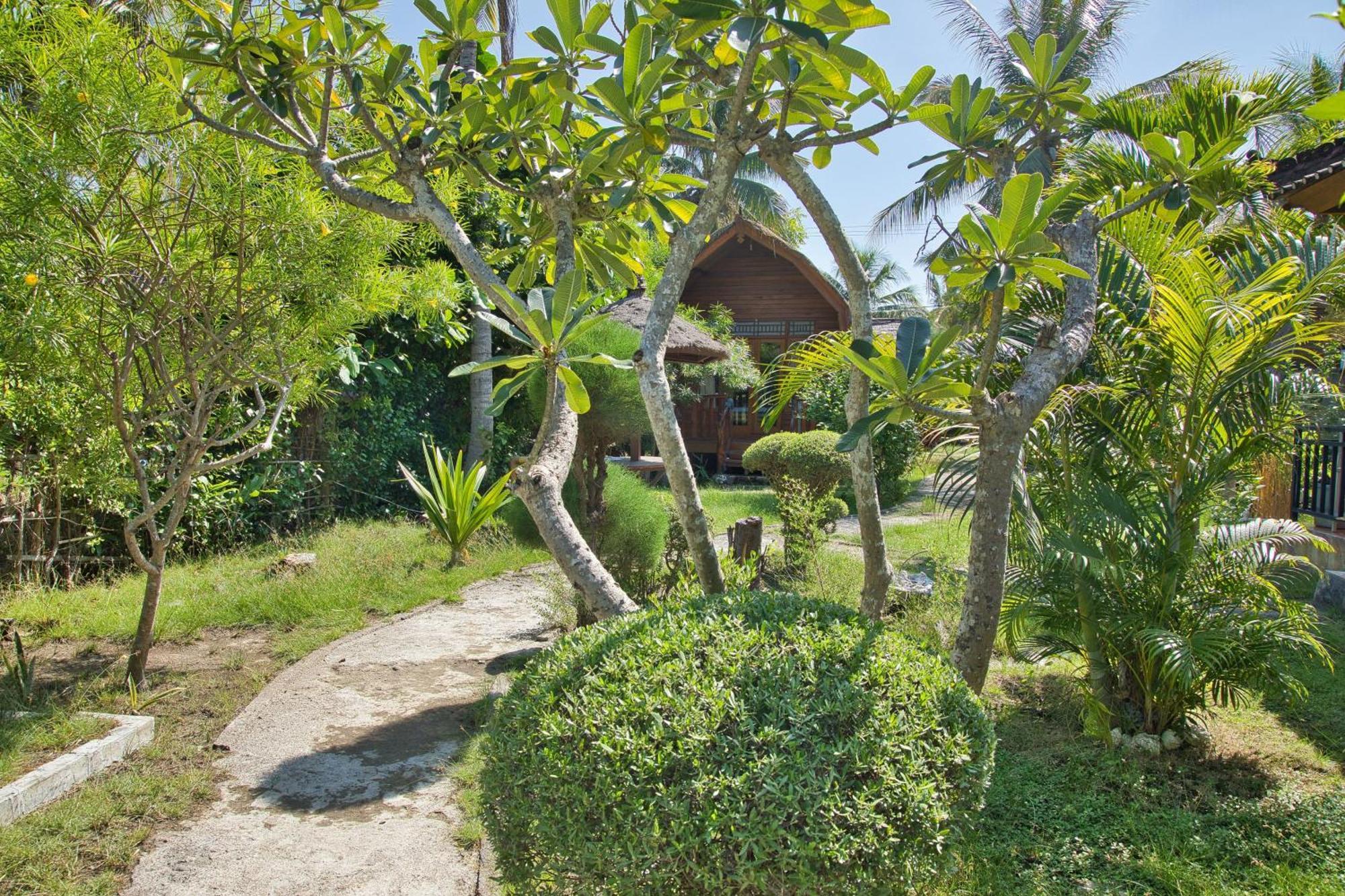 Bunga Bungalows Gili Meno Esterno foto
